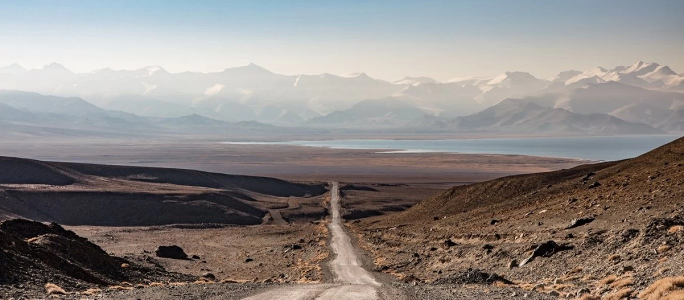 Εσύ θα τον διέσχιζες; - Αυτός ο δρόμος φτιάχτηκε από... ανθρώπινα οστά (βίντεο)